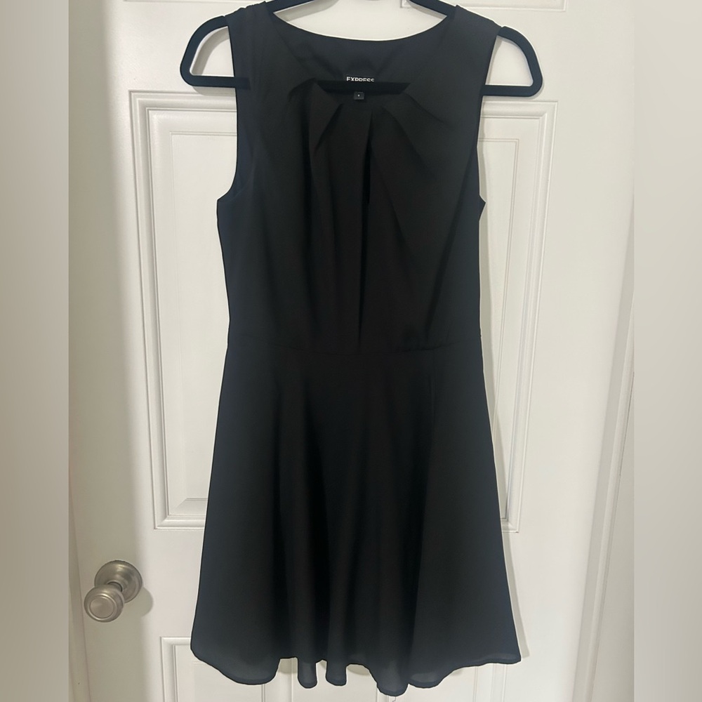 Elegant Black Sleeveless Dress